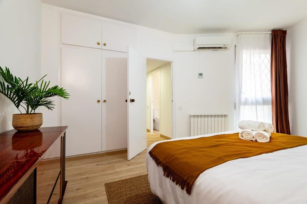 Exclusive Huge 4 Double Bedroom City Center 巴塞罗那 外观 照片