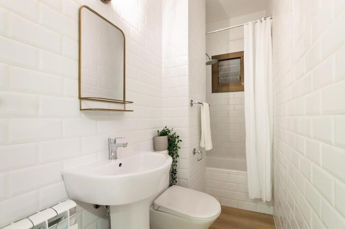 Exclusive Huge 4 Double Bedroom City Center 巴塞罗那 外观 照片